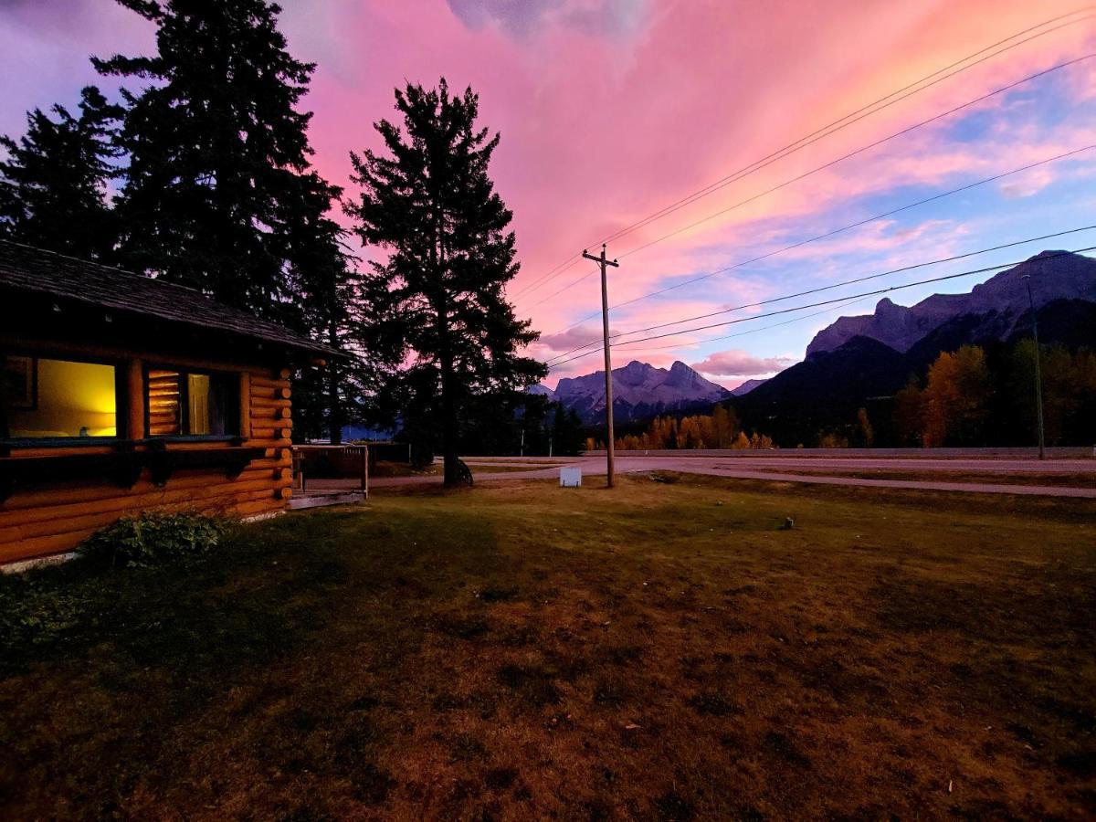 Park Gate Chalets Hotel Canmore Kültér fotó