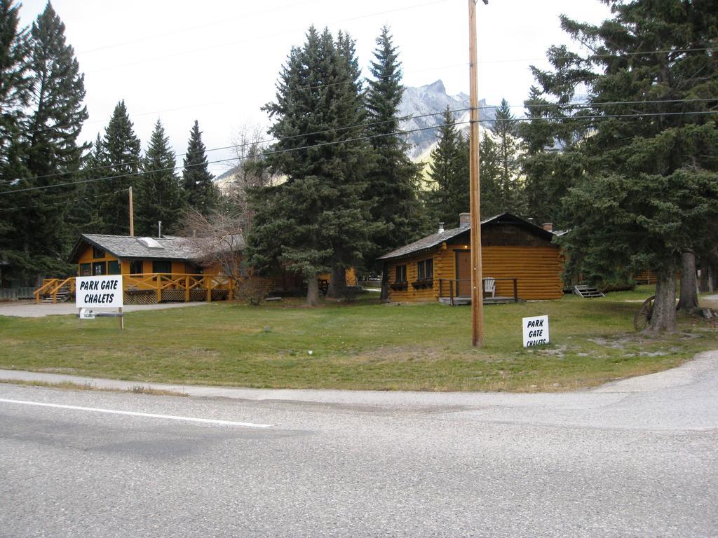 Park Gate Chalets Hotel Canmore Kültér fotó