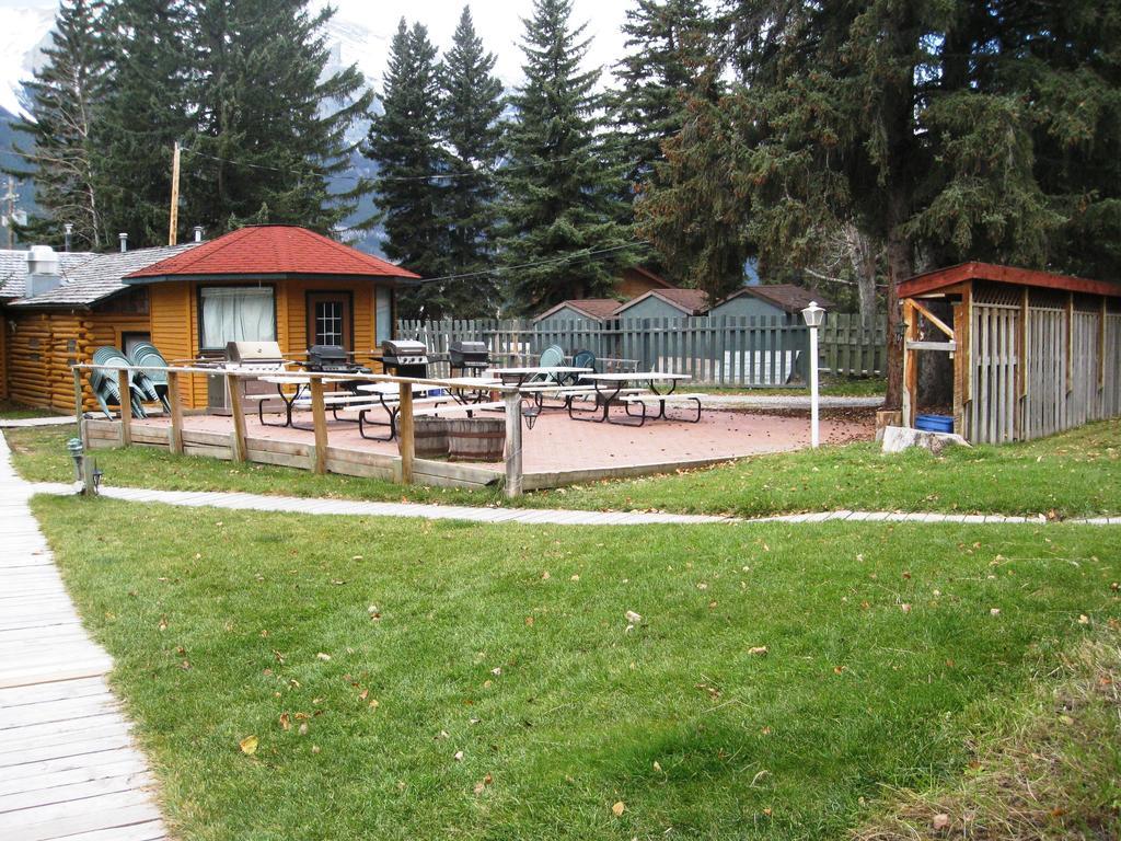 Park Gate Chalets Hotel Canmore Kültér fotó