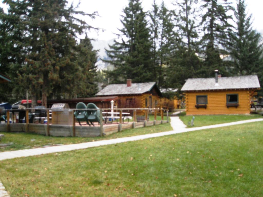Park Gate Chalets Hotel Canmore Kültér fotó